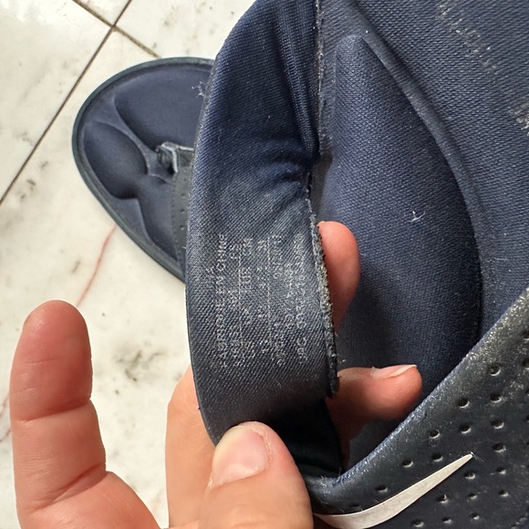 MEN'S NIB NAVY NIKE ULTRA COMFORT
THONG SANDALS - Picture 5 of 6